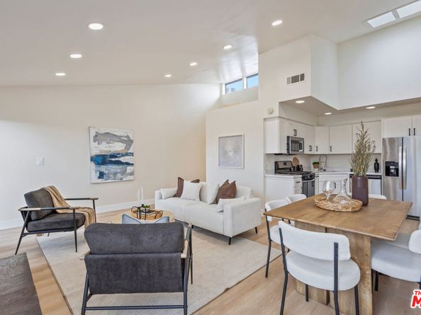 164 W 220th Street 10, Carson CA 90745