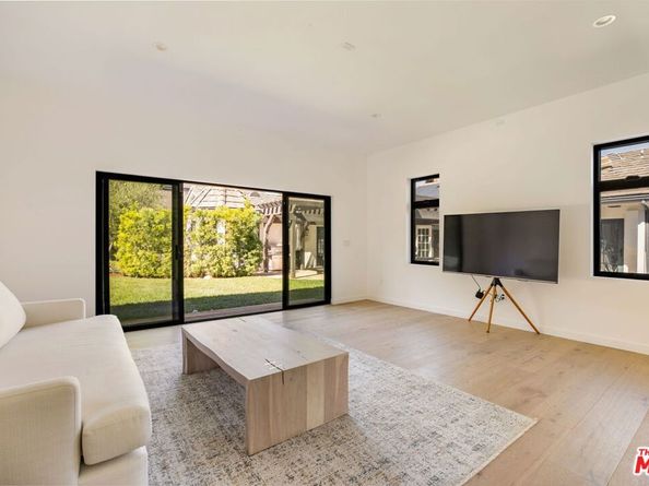 14664 Valley Vista Boulevard, Sherman Oaks CA 91403