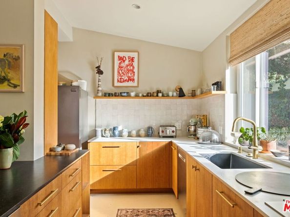 3376 Mandeville Canyon Road, Los Angeles CA 90049