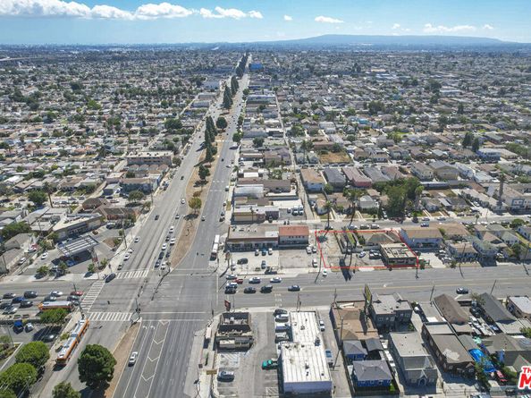 1026 W Century Boulevard, Los Angeles CA 90044