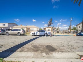 1026 W Century Boulevard, Los Angeles CA 90044