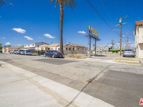 1026 W Century Boulevard, Los Angeles CA 90044
