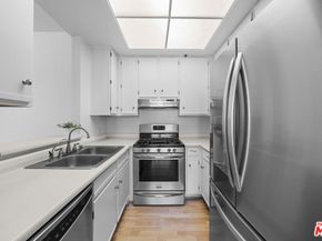 533 S St Andrews Place 420, Los Angeles CA 90020