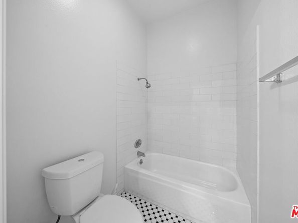 533 S St Andrews Place 420, Los Angeles CA 90020