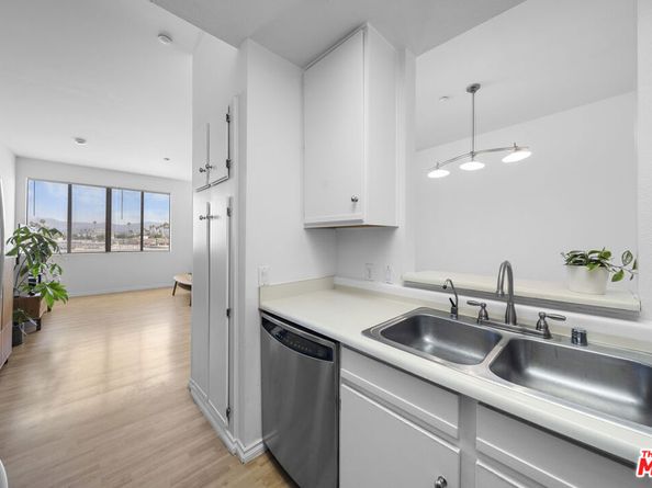 533 S St Andrews Place 420, Los Angeles CA 90020