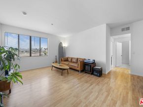533 S St Andrews Place 420, Los Angeles CA 90020