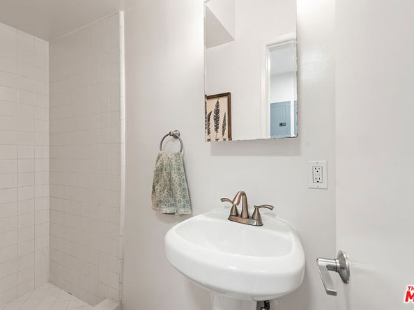 6221 Morse Avenue, North Hollywood CA 91606