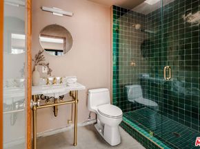 1104 NOWITA Place, Venice CA 90291