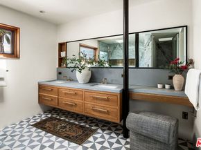 1104 NOWITA Place, Venice CA 90291