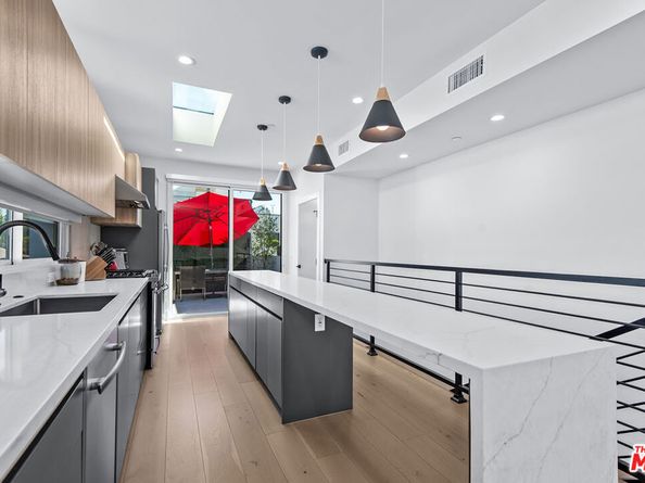 838 N Mccadden Place, Los Angeles CA 90038