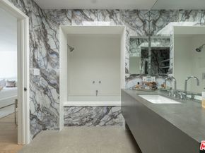 9271 Flicker Way, Los Angeles CA 90069