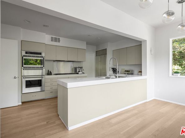 9271 Flicker Way, Los Angeles CA 90069