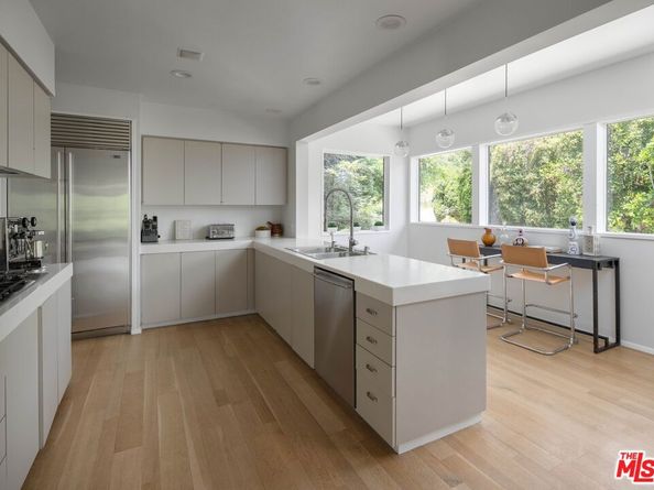 9271 Flicker Way, Los Angeles CA 90069