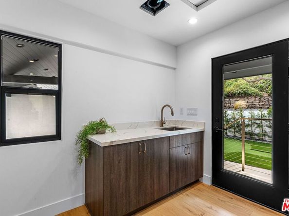 6003 Wrightcrest Drive, Culver City CA 90232