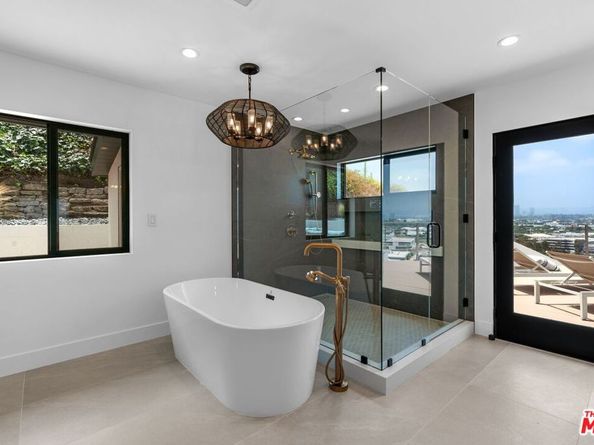 6003 Wrightcrest Drive, Culver City CA 90232