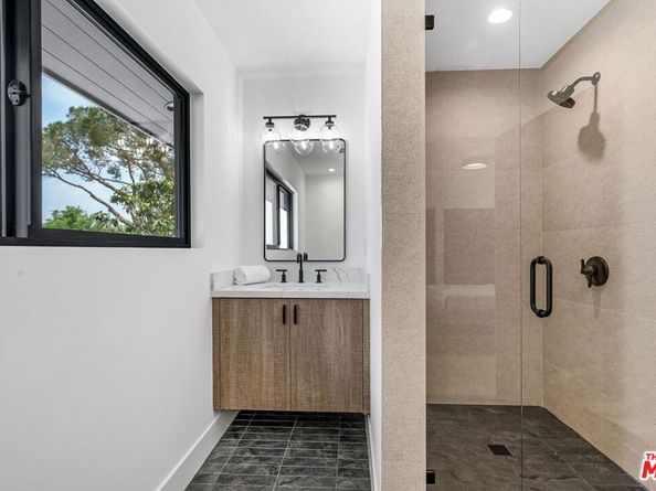 6003 Wrightcrest Drive, Culver City CA 90232