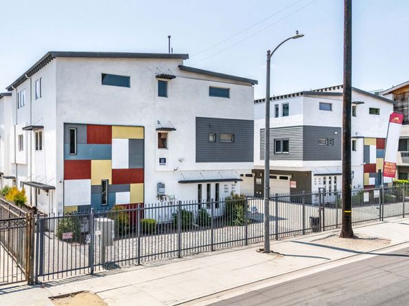 1168 W 36th Street, Los Angeles CA 90007