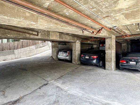 6820 Whitley Terrace, Los Angeles CA 90068