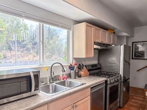 6820 Whitley Terrace, Los Angeles CA 90068