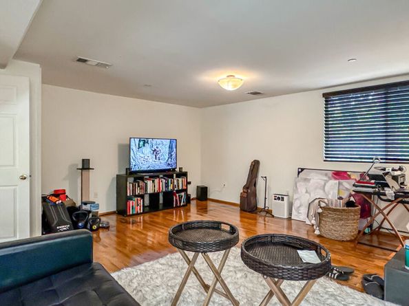 6820 Whitley Terrace, Los Angeles CA 90068