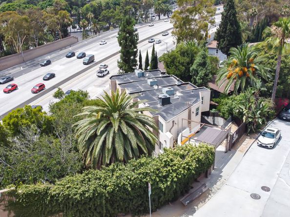 6820 Whitley Terrace, Los Angeles CA 90068
