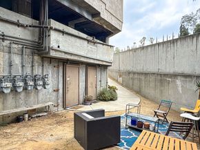 6820 Whitley Terrace, Los Angeles CA 90068
