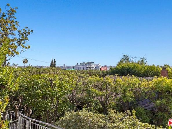 1211 Hilldale Avenue, West Hollywood CA 90069