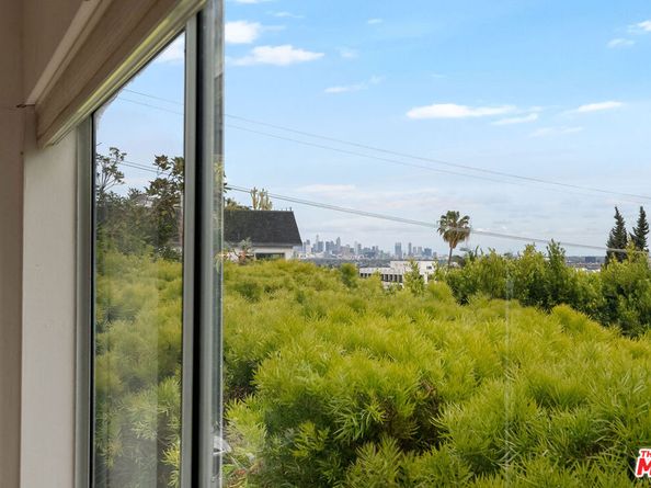1211 Hilldale Avenue, West Hollywood CA 90069