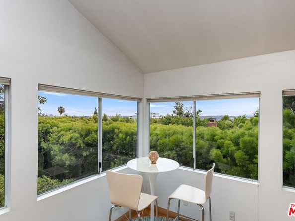 1211 Hilldale Avenue, West Hollywood CA 90069
