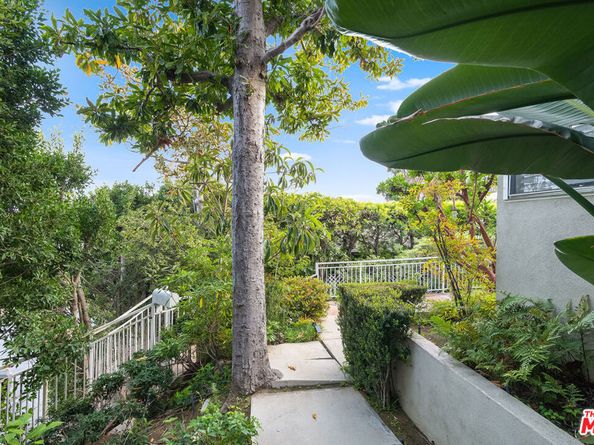 1211 Hilldale Avenue, West Hollywood CA 90069