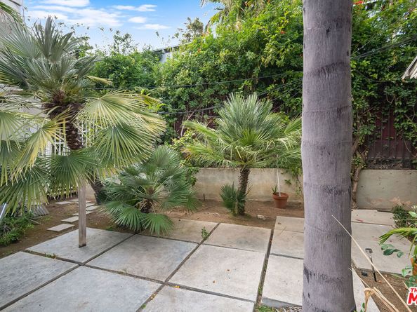 1211 Hilldale Avenue, West Hollywood CA 90069