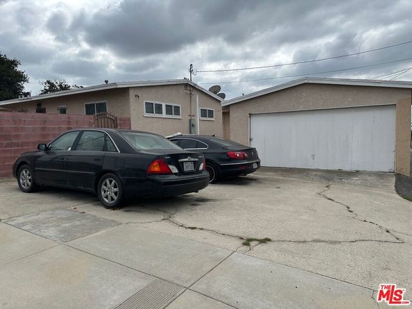 10401 S Van Ness Avenue, Inglewood CA 90303