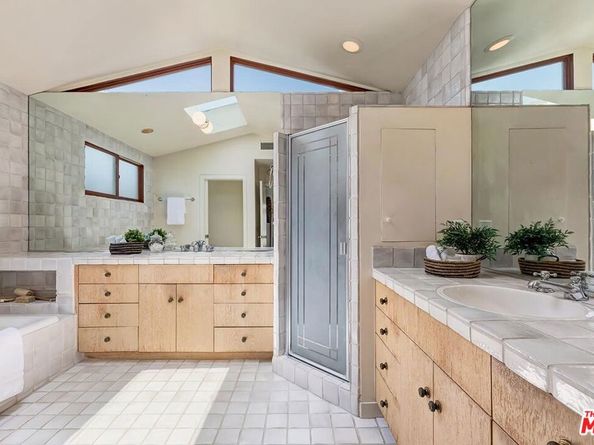 1307 Ozone Avenue, Santa Monica CA 90405