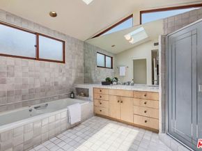 1307 Ozone Avenue, Santa Monica CA 90405