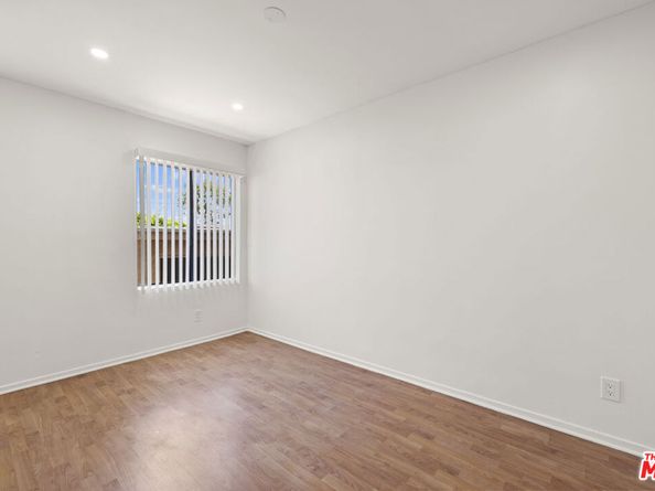 5339 Newcastle Avenue 205, Encino CA 91316