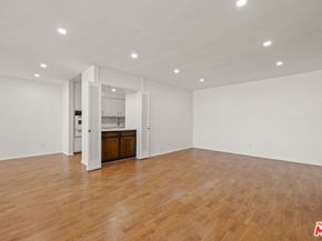 5339 Newcastle Avenue 205, Encino CA 91316