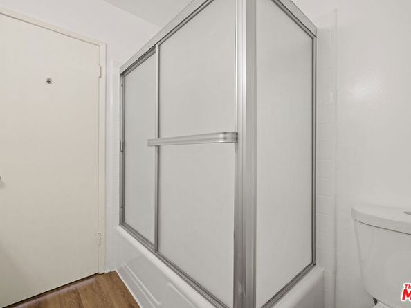 5339 Newcastle Avenue 205, Encino CA 91316