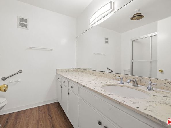 5339 Newcastle Avenue 205, Encino CA 91316