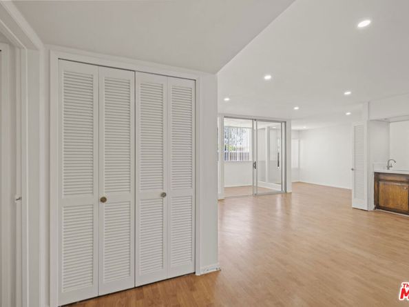5339 Newcastle Avenue 205, Encino CA 91316