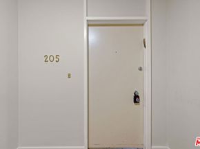 5339 Newcastle Avenue 205, Encino CA 91316