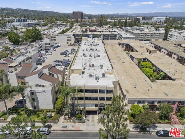 5339 Newcastle Avenue 205, Encino CA 91316