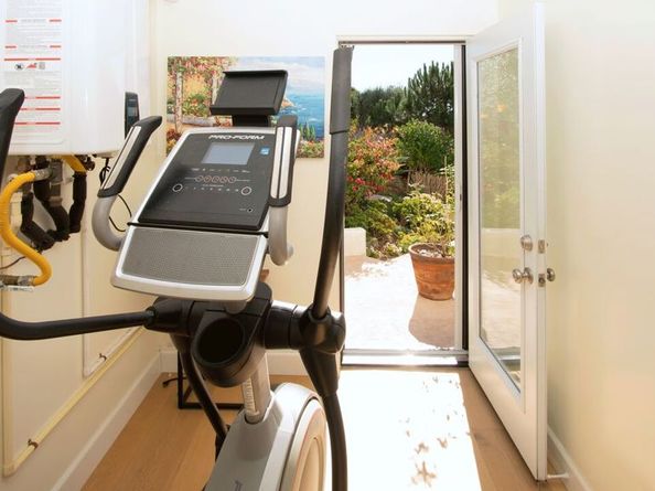 5787 Calpine Drive, Malibu CA 90265