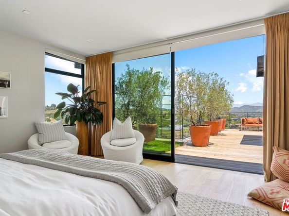 1030 Somera Road, Los Angeles CA 90077