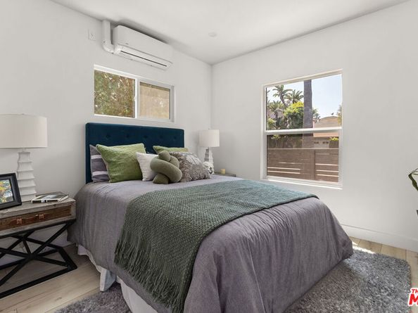 2354 Ocean Avenue, Venice CA 90291