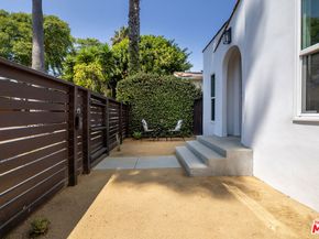 2354 Ocean Avenue, Venice CA 90291