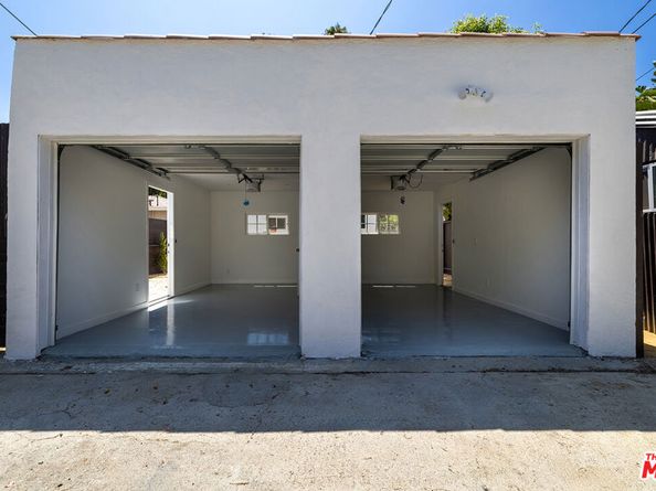 2354 Ocean Avenue, Venice CA 90291