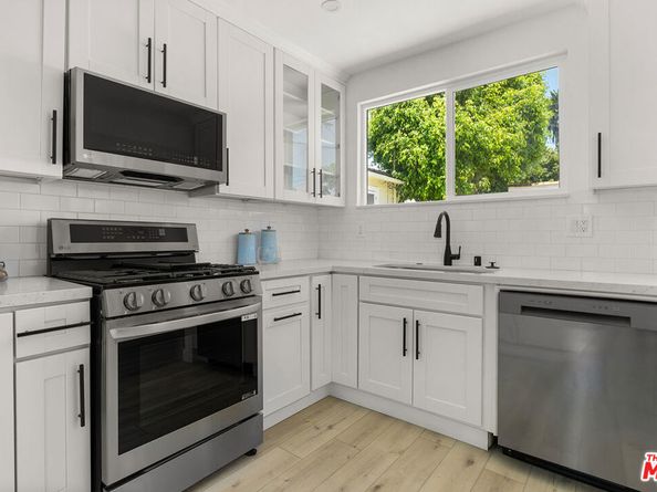 2354 Ocean Avenue, Venice CA 90291