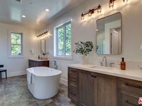 7733 Henefer Avenue, Los Angeles CA 90045