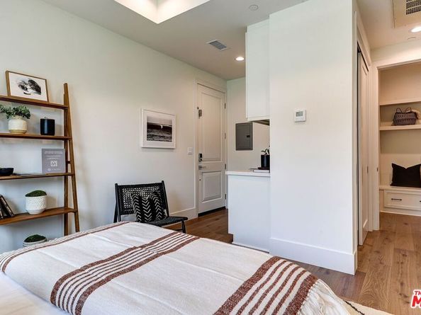 7733 Henefer Avenue, Los Angeles CA 90045