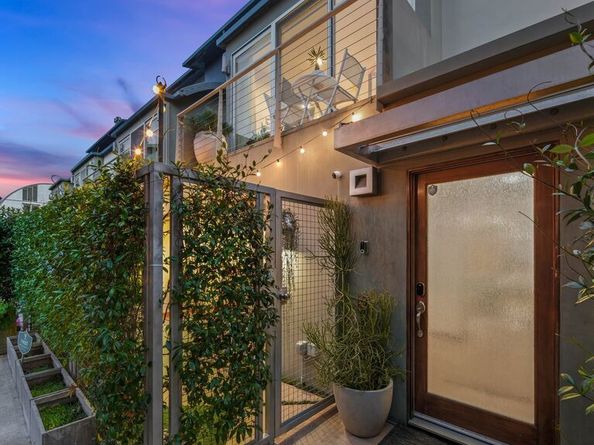 512 Brooks Avenue 6, Venice CA 90291